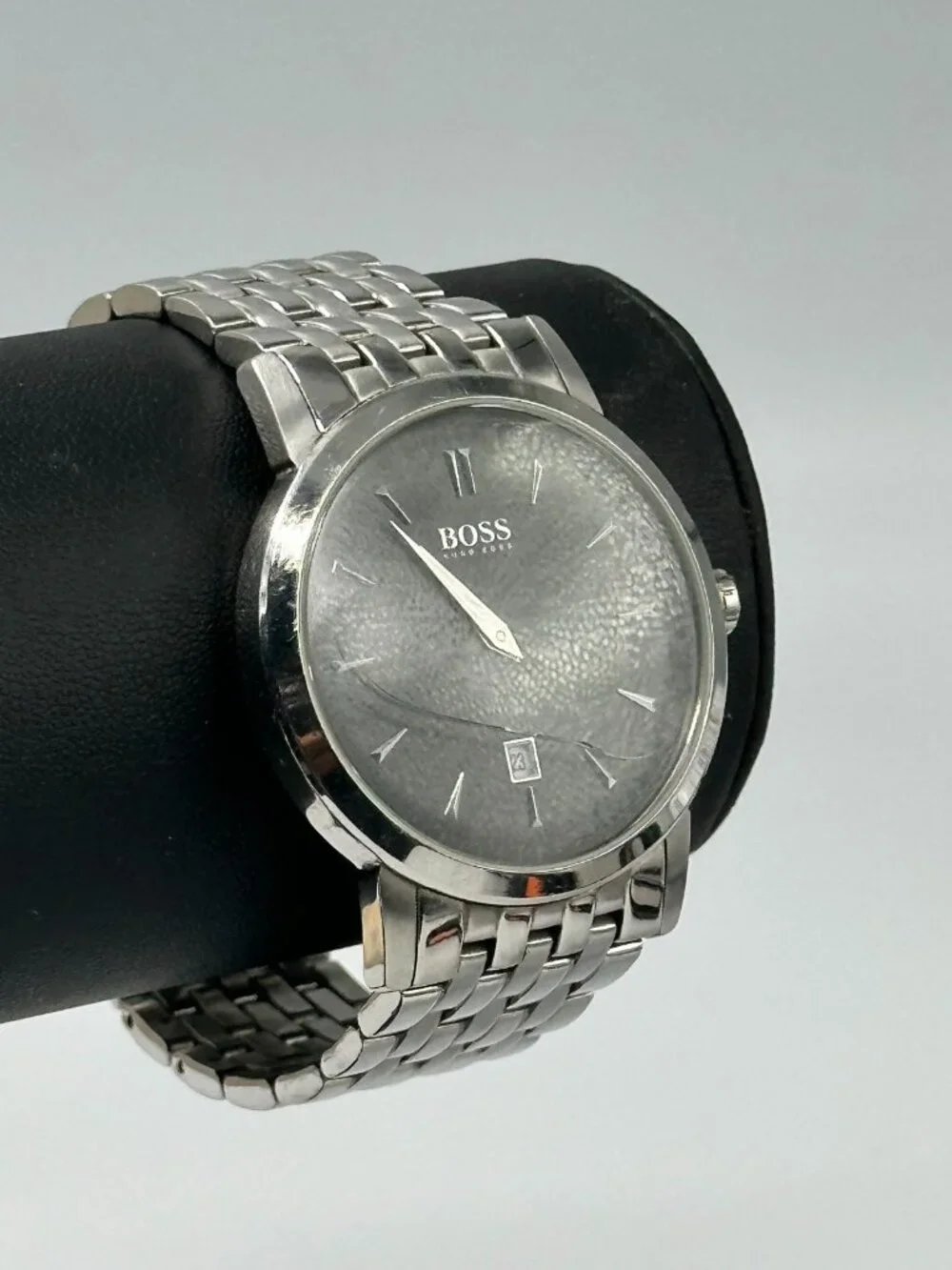 Hugo Boss Mens Watch 40mm Black Dial Date CRACKED Crystal New Battery 7.5